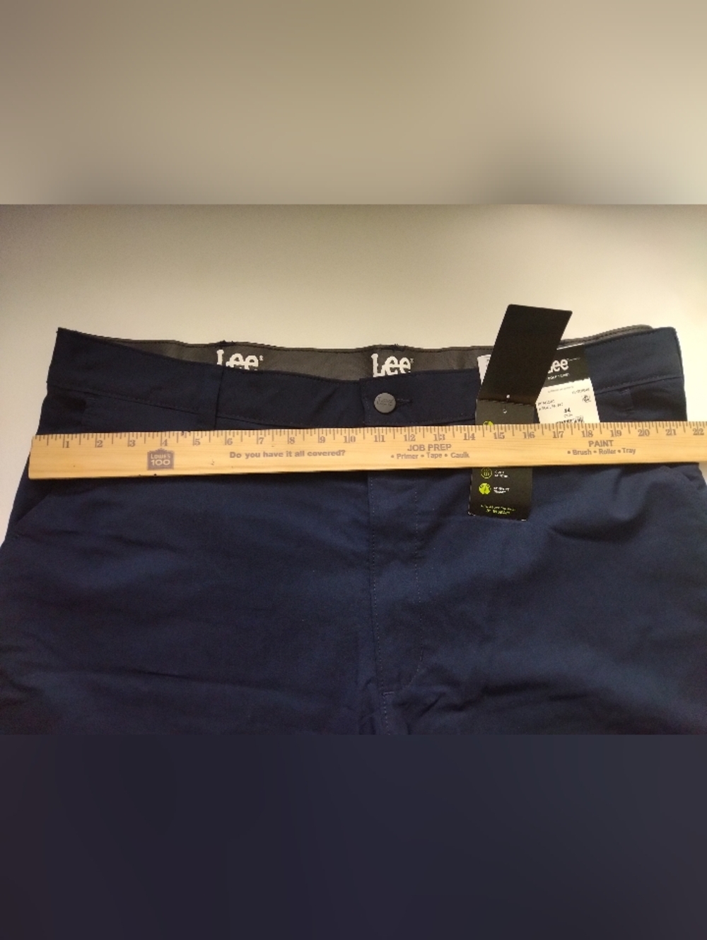 Lee Men's Blue  Flat Front Performance Shorts Size 44 - Picture 5 of 5